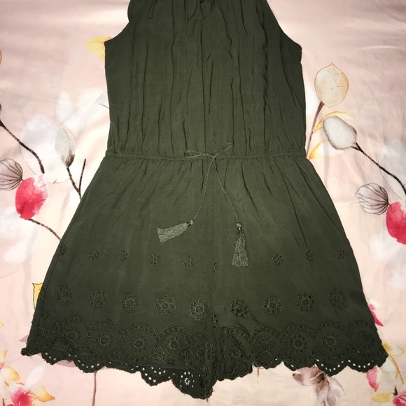 Green romper - Picture 2 of 4